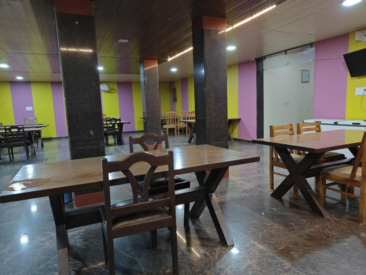 Hotel Shyam Sarover And Restaurant Ringas Exteriör bild