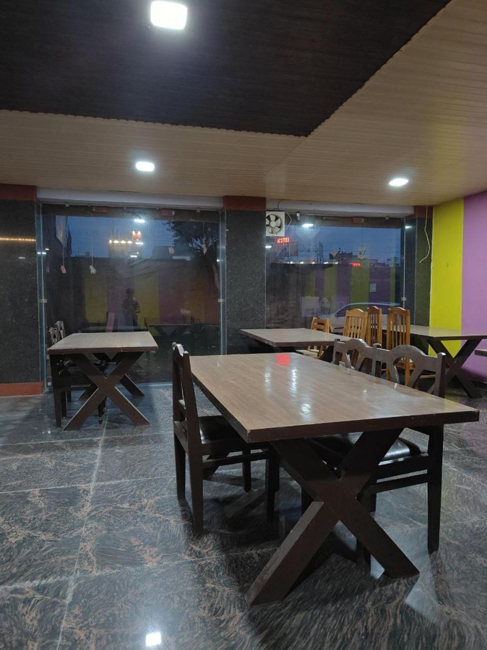 Hotel Shyam Sarover And Restaurant Ringas Exteriör bild